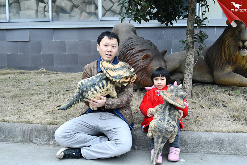 恐龍手偶，仿真手偶恐龍