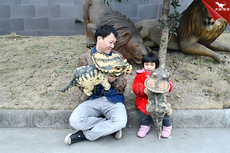 恐龍手偶，仿真手偶恐龍