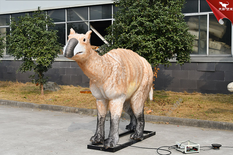 長頸駝遠(yuǎn)古仿真動物模型制作